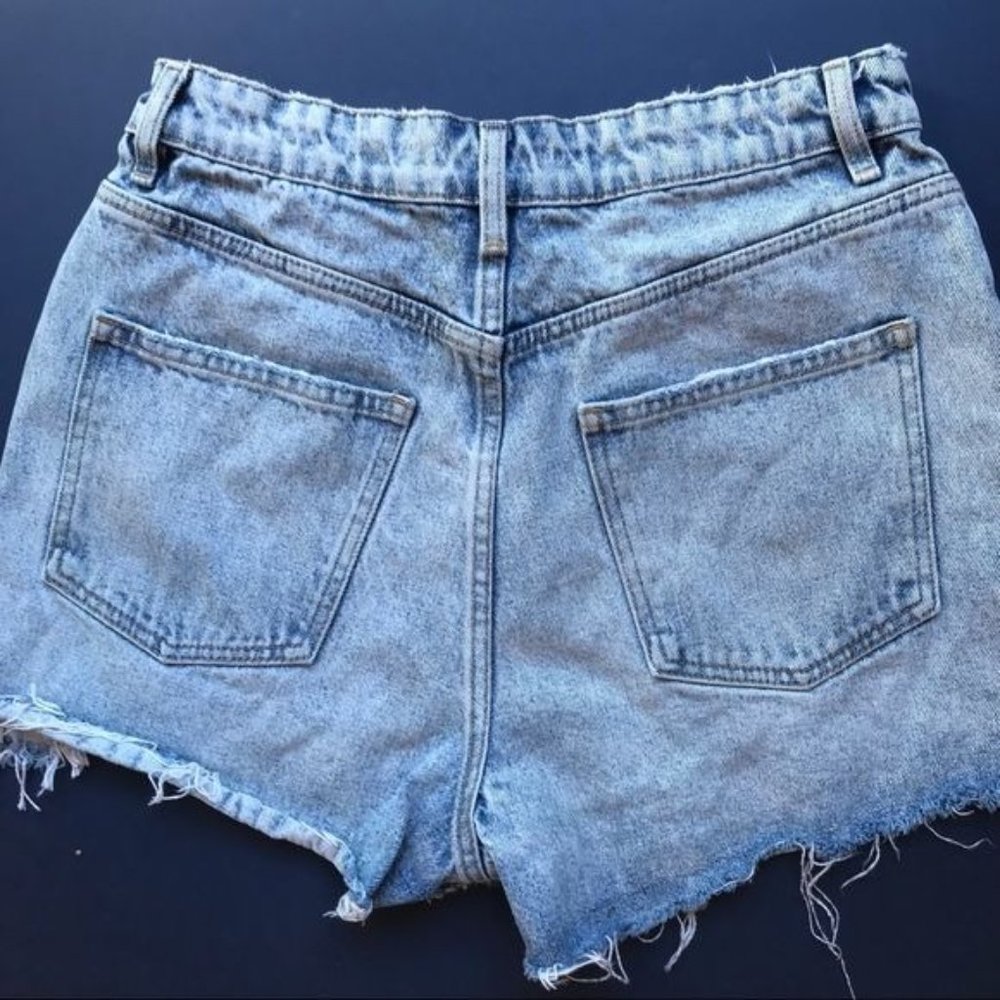 Zara Jean Cutoff Shorts with Manufactured Distressing, Size 6 - Picture 12 of 14